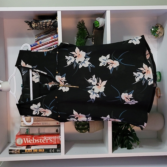 unbranded Tops - 💥5 for 25$💥floral tank